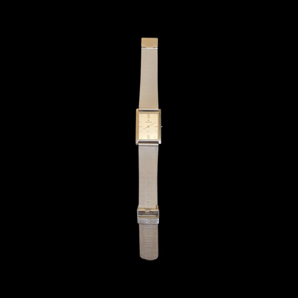 Titan Edge Slim Watch With Stainless Steel Band